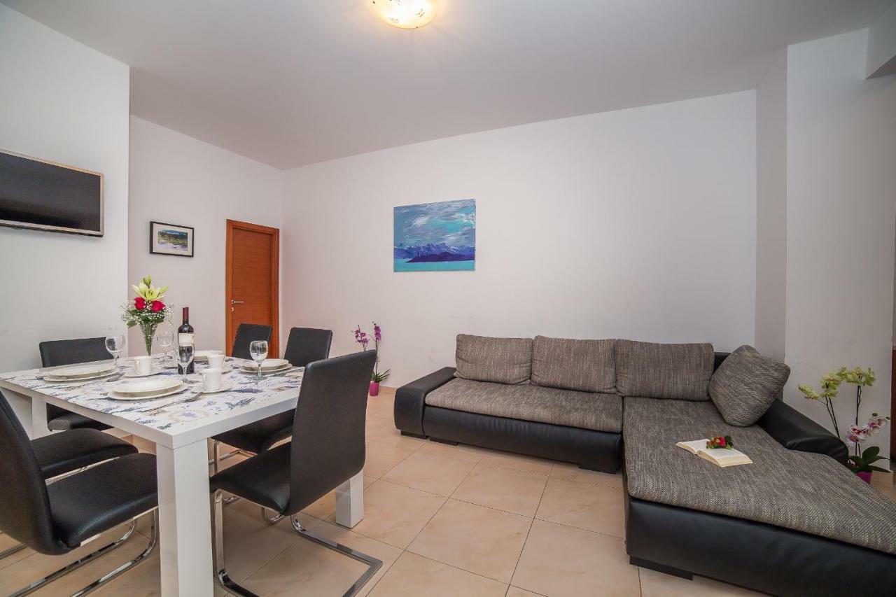 Apartments Mario Migros Makarska Bagian luar foto