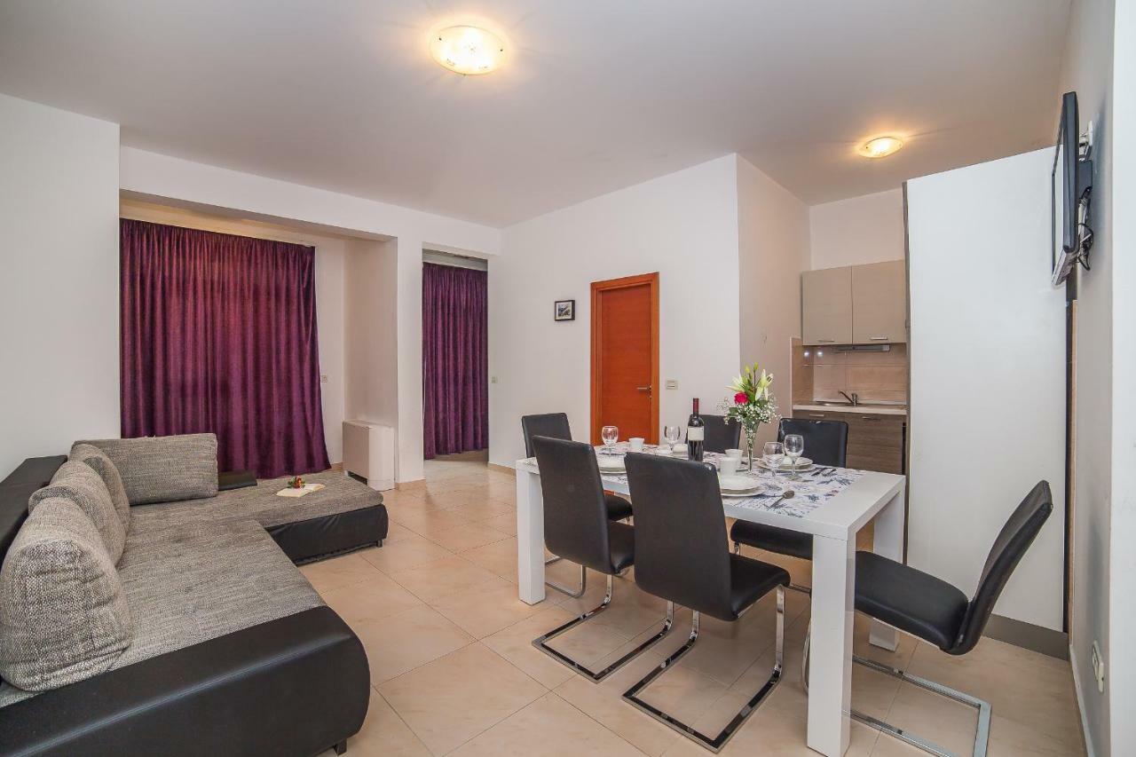 Apartments Mario Migros Makarska Bagian luar foto
